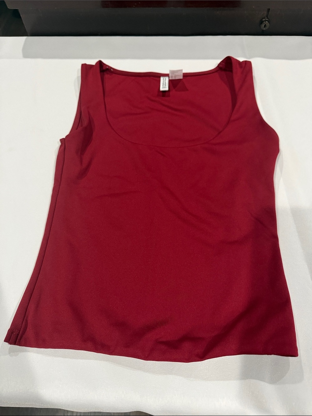 H&M Crimson Scoop Neck Tank Top